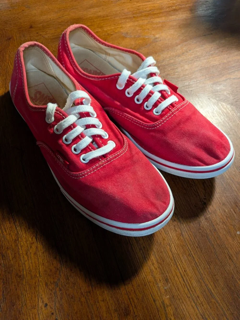 Vans Authentic Womens 8.5 Red Canvas Classic Lace Up Low Top Sneakers Shoe